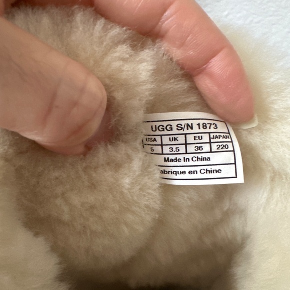 UGG boots - Picture 8 of 12